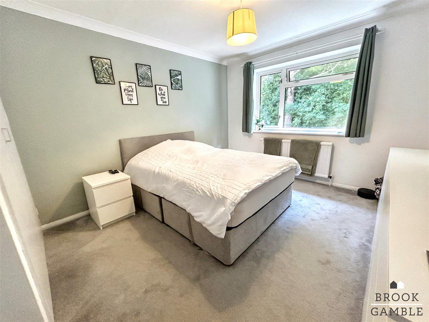 2 Bedroom Apartment. Shortdean Place in Eastbourne, East Sussex 5